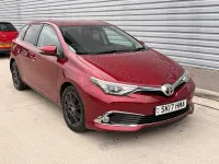 Used Toyota Auris 116 HP (85 kW) 2017 Red Hatchback