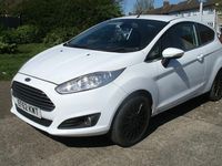 Used Ford Fiesta Titanium 2012 White Hatchback
