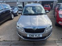 Usado Skoda Roomster SE 105 CV (77 kW) 2011 Beige Monovolumen