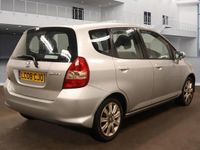 Second-hand Honda Jazz SE 82 CP (60 kW) 2008 Argintiu Hatchback