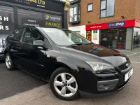 Usado Ford Focus Zetec 100 HP (73 kW) 2007 Preto Citadino