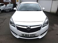 Used Vauxhall Insignia SRi 136 HP (100 kW) 2015 White Hatchback