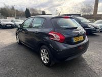 Second-hand Peugeot 208 Active 115 CP (84 kW) 2012 Negru Hatchback