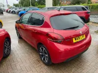 Used Peugeot 208 Allure Premium 81 HP (59 kW) 2018 Red Hatchback