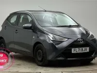 Usado Toyota Aygo X-play 72 CV (52 kW) 2021 Gris Utilitario