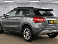 Käytetty Mercedes GLA200 Executive 156 HP (114 kW) 2018 Harmaa Katumaasturi