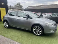 Second-hand Vauxhall Astra 115 CP (84 kW) 2009 Argintiu Hatchback