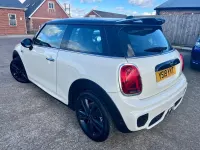 Begagnad Mini Cooper S Hatch 2019 Vit Halvkombi