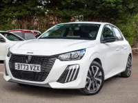 Used Peugeot 208 Active 74 HP (54 kW) 2024 White Hatchback