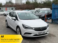 Begagnad Vauxhall Astra Elite 136 HK (100 kW) 2017 Vit Halvkombi
