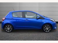 Used Toyota Yaris Hybrid 100 HP (73 kW) 2018 Nebula blue Hatchback