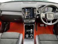 Usado Volvo XC40 R-Design Pro 150 HP (110 kW) 2020 Cinzento SUV