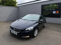 Used Volvo V40 SE 2015 Blue Hatchback