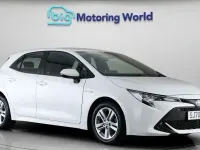 Used Toyota Corolla 122 HP (89 kW) 2020 White Hatchback