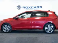 Begagnad VW Golf VIII R-line 150 HK (110 kW) 2023 Röd Halvkombi
