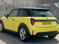 Usado Mini Cooper Classic 156 CV (114 kW) 2024 Amarillo Utilitario
