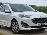 Usado Ford Kuga Vignale 225 CV (165 kW) 2023 Blanco SUV