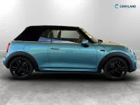 Usado Mini Cooper Cabriolet Sport 136 CV (100 kW) 2020 Azul Descapotable