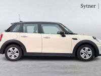 Used Mini Cooper Classic 134 HP (98 kW) 2022 White Hatchback