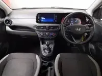 Używany Hyundai i10 Advanced 79 KM (58 kW) 2024 Biały Hatchback