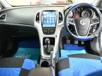 Usado Vauxhall Astra 115 CV (84 kW) 2013 Plateado Utilitario