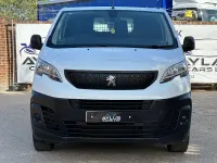 Used Peugeot Expert Premium 142 HP (104 kW) 2022 White Van