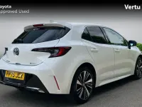 Used Toyota Corolla Design 140 HP (102 kW) 2025 Pure white (solid paint) Hatchback