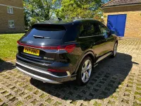 Używany Audi Q4 e-tron S-Line 125 kW (170 KM) 2021 Czarny SUV