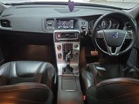 Used Volvo V60 CC 190 HP (139 kW) 2016 Silver Estate