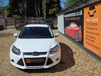 Begagnad Ford Focus Titanium 2013 Vit Halvkombi