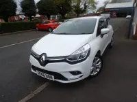 Used Renault Clio Dynamique 75 HP (55 kW) 2017 White Hatchback