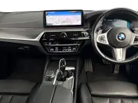 Usado BMW M550 M Sport 530 CV (389 kW) 2021 Gris Berlina