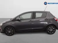 Used Toyota Yaris Hybrid 101 HP (74 kW) 2019 Grey Hatchback