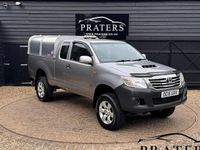 Usado Toyota HiLux Active 144 CV (105 kW) 2015 Plateado Pickup/Camioneta