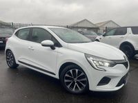 Używany Renault Clio V Iconic 90 KM (66 kW) 2022 Biały Hatchback