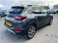 Usado Kia Stonic First Edition 2018 Cinzento SUV
