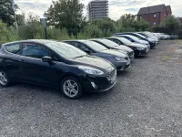 Used Toyota Yaris 99 HP (72 kW) 2015 White Hatchback