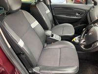 Used Renault Grand Scénic III Dynamique 2014 Red MPV
