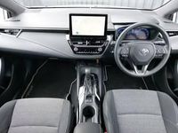 Usado Toyota Corolla Design 140 HP (102 kW) 2025 Branco Carrinha
