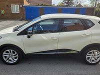 Begagnad Renault Captur Dynamique 90 HK (66 kW) 2016 Beige SUV