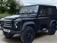 Used Land Rover Defender 124 HP (91 kW) 2011 Black Hatchback
