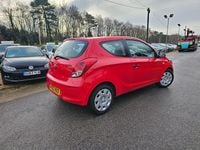 Used Hyundai i20 Classic 84 HP (61 kW) 2012 Red Hatchback