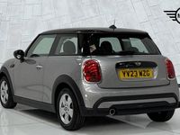 Używany Mini Cooper Classic 136 KM (100 kW) 2023 Srebrny Hatchback