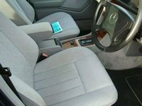 Begagnad Mercedes E200 Classic 1995 Sedan