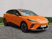 Begagnad MG MG4 EV Trophy 2022 Orange Halvkombi