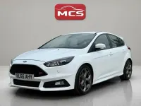 Usado Ford Focus ST 250 HP (183 kW) 2017 Branco Citadino