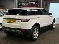 Used Land Rover Range Rover evoque SE 2017 White Estate