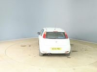 Used Fiat Punto Easy Plus 69 HP (50 kW) 2016 White Hatchback