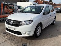 Used Dacia Sandero Ambiance 73 HP (53 kW) 2015 White Hatchback