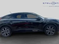 Begagnad Citroën e-C4 98 kW (134 HK) 2022 Svart Halvkombi